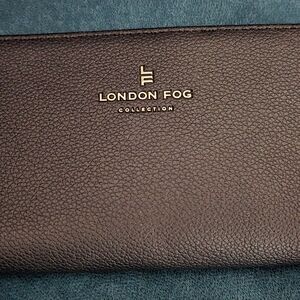 London Fog Black Pebble-Grain Zip Wallet with Gold Logo